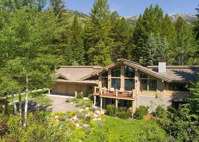 Rmr: Wildflower House In *