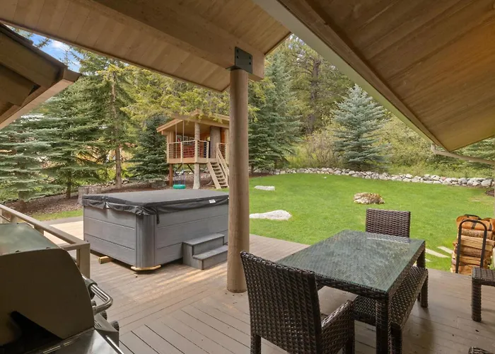 Rmr: Wildflower House In