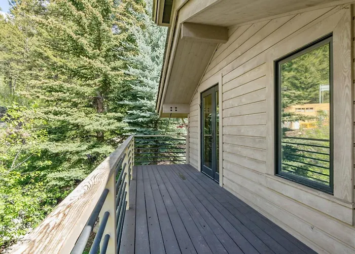 Rmr: Wildflower House In *