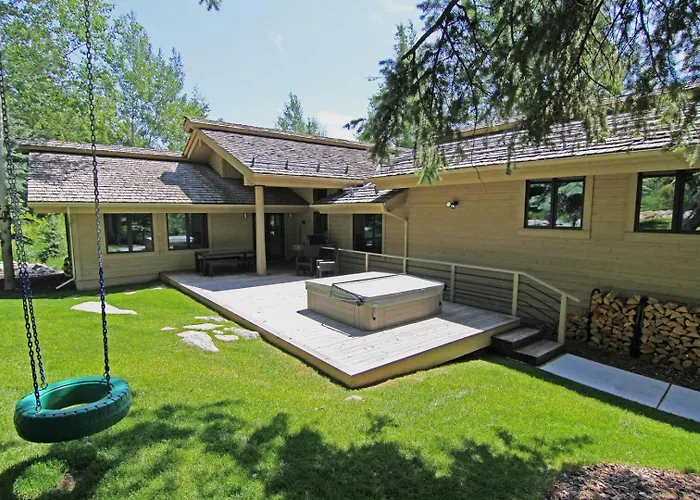 度假居 Rmr: Wildflower House In *
