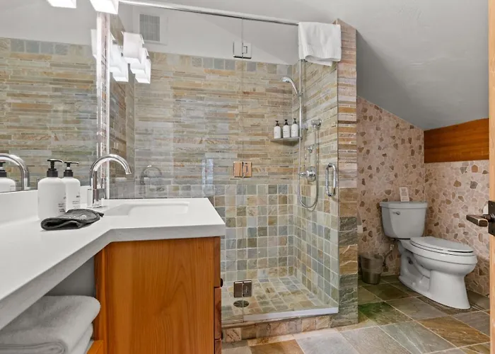 Rmr: Wildflower House In