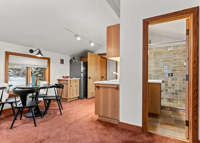 度假居 Rmr: Wildflower House In *