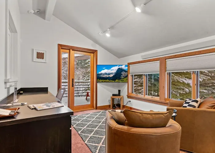 Rmr: Wildflower House In *